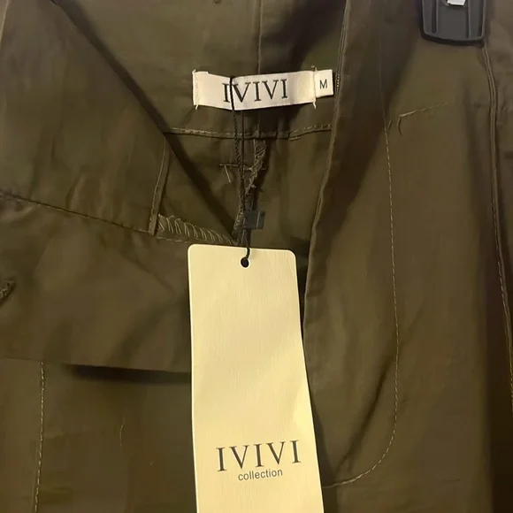 NWT M Ivivi Wide leg Hunter Green pant. - Picture 2 of 5